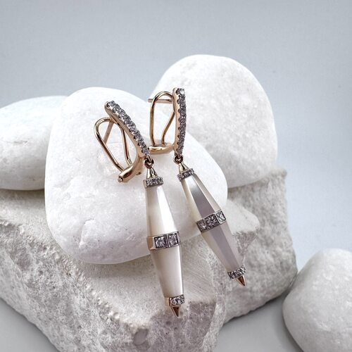 Серьги с бриллиантами и перламутром из золота 585 пробы