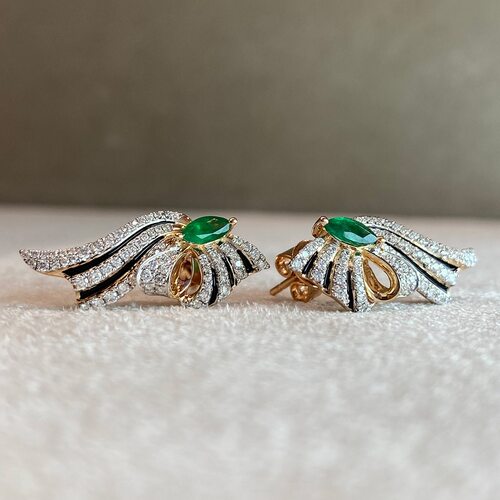 Серьги с изумрудами и бриллиантами из золота 585 пробы