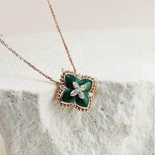 Колье "Цветок" с малахитом и бриллиантами из золота 585 пробы