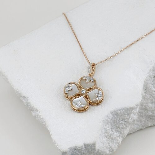 Колье "Клевер" с перламутром и бриллиантами из золота 585  пробы