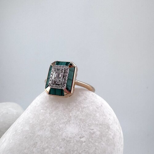 Кольцо с бриллиантами и малахитом из золота 585 пробы