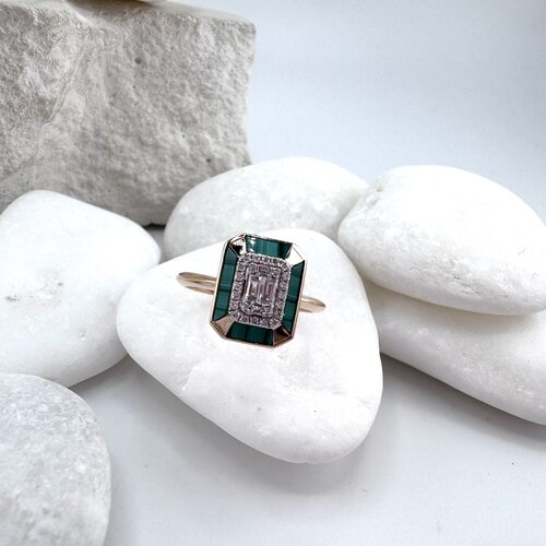 Кольцо с бриллиантами и малахитом из золота 585 пробы