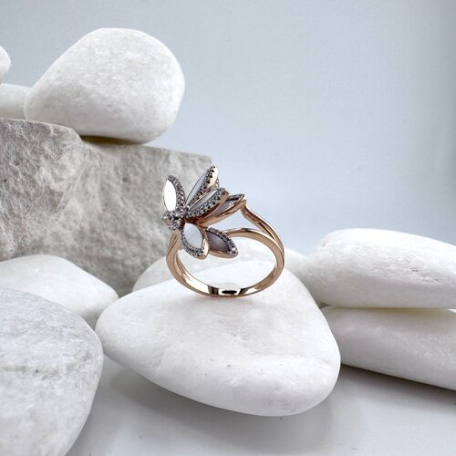 Кольцо с бриллиантами и перламутром из золота 585 пробы