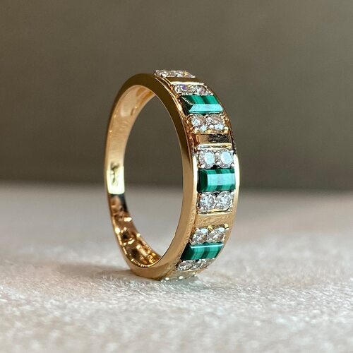 Кольцо с бриллиантами и малахитом из золота 585 пробы