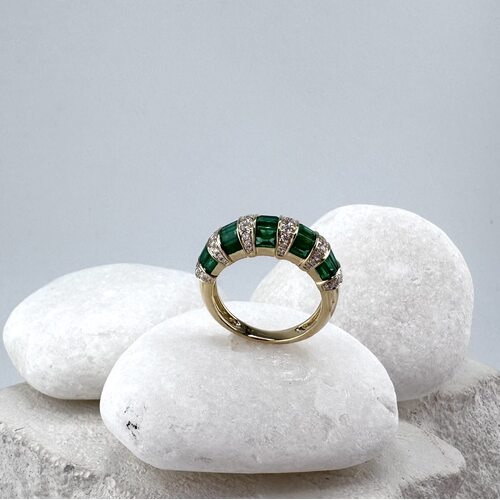 Кольцо с изумрудами и бриллиантами из золота 585 пробы