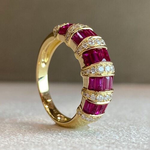 Кольцо с рубинами и бриллиантами из золота 585 пробы