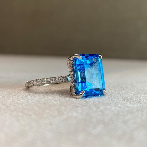 Кольцо с топазом и бриллиантом из белого золота 585 пробы