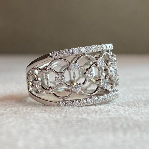 Кольцо с бриллиантами из золота 585 пробы