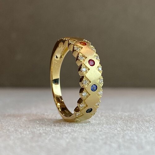 Кольцо с сапфирами и бриллиантами из желтого золота 585 пробы