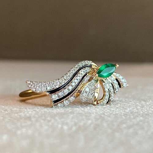 Кольцо с изумрудом и бриллиантами из золота 585 пробы