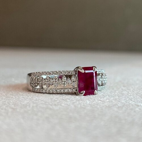 Кольцо с рубинами и бриллиантами из белого золота 585 пробы
