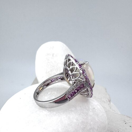 Кольцо с опалом, сапфирами и бриллиантами из золота 585 пробы