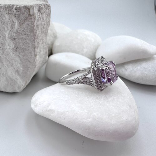 Кольцо с бриллиантами и кунцитом из золота 585 пробы