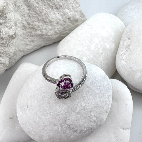 Кольцо с сапфирами и бриллиантами из золота 585 пробы