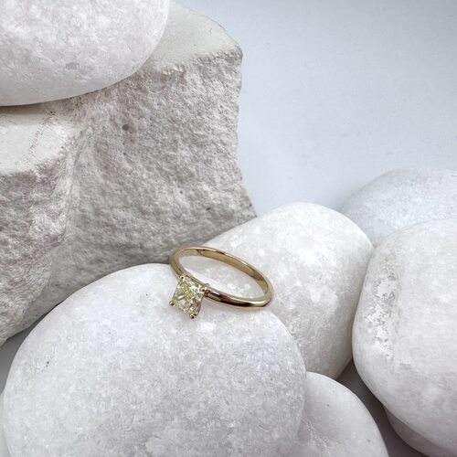 Кольцо с бриллиантом из золота 585 пробы