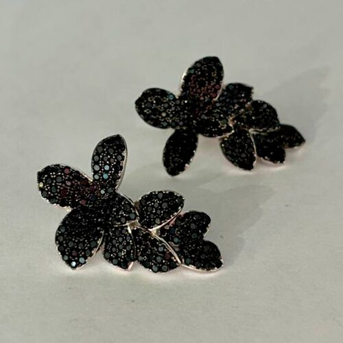 Серьги "Цветы" со шпинелью из серебра 925 пробы