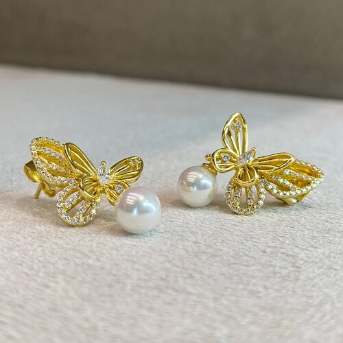 Серьги с фианитами и жемчугом из серебра 925 пробы