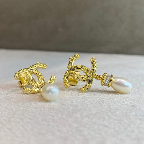 Серьги с фианитами и жемчугом из серебра 925 пробы