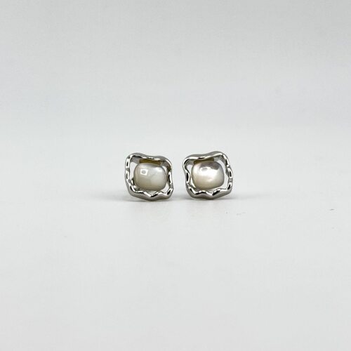 Серьги с перламутром из серебра 925 пробы