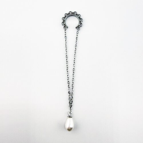 Серьга с жемчугом из серебра 925 пробы