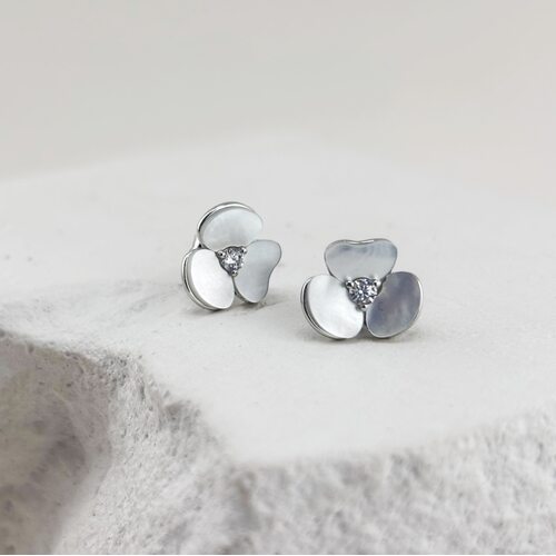 Серьги "Цветы" с перламутром и фианитами из серебра 925 пробы