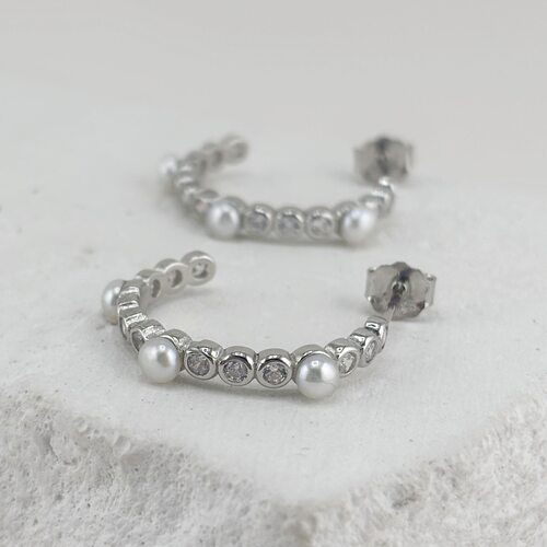 Серьги с жемчугом и фианитами из серебра 925 пробы