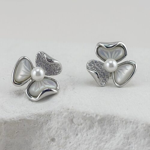 Серьги "Цветы" с перламутром, жемчугом и фианитами из серебра 925 пробы