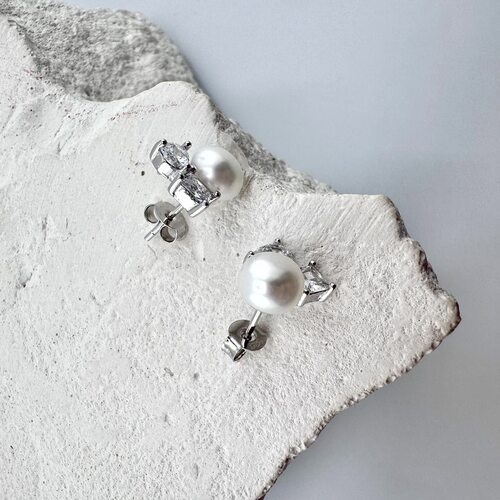 Серьги с жемчугом и фианитами из серебра 925 пробы