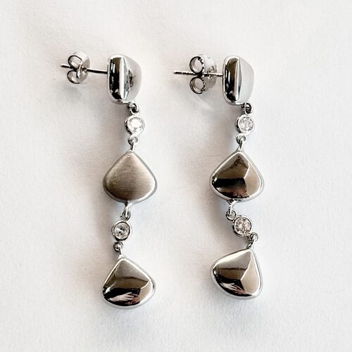 Серьги с фианитами из серебра 800 пробы