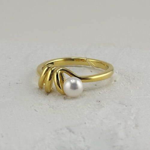 Кольцо с жемчугом из серебра 925 пробы с позолотой