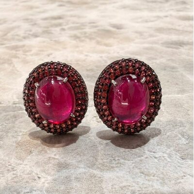 Серьги с корундами и сапфирами из серебра 925 пробы