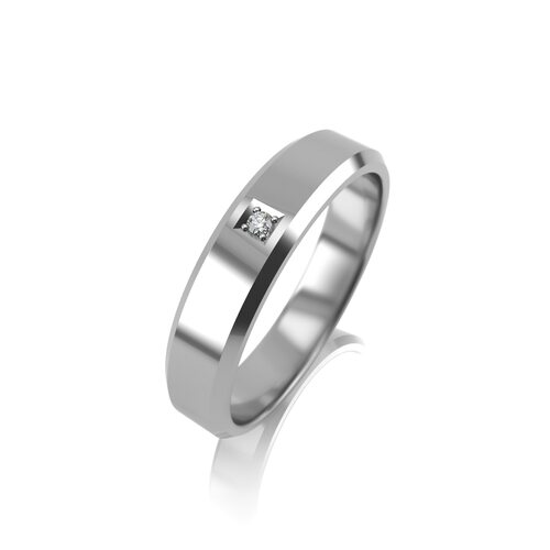 Кольцо обручальное с фианитом из серебра 925 пробы