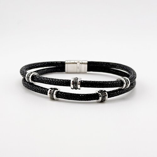 Браслет с бриллиантами и кожей ската из белого золота 585 пробы