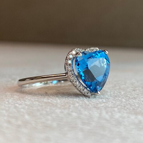 Кольцо "Сердце" с топазом и бриллиантами из белого золота 585 пробы