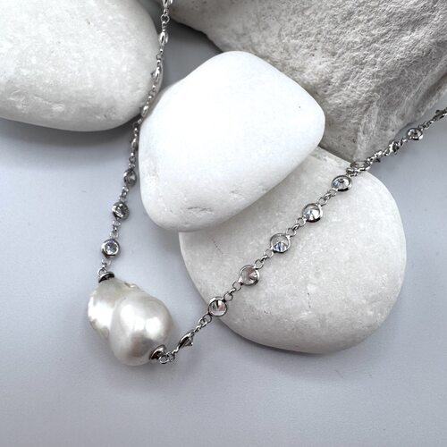 Колье с жемчугом и фианитами из серебра 925 пробы