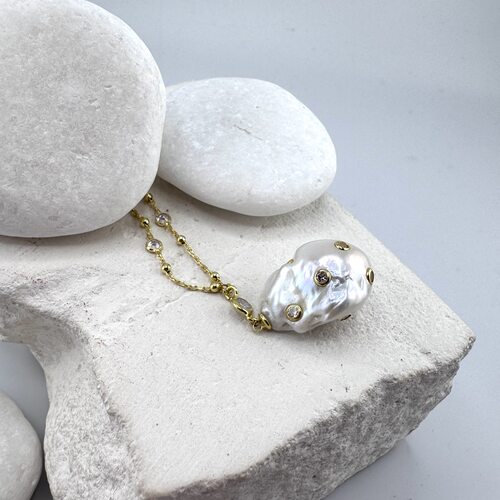 Колье с жемчугом и фианитами из серебра 925 пробы с позолотой