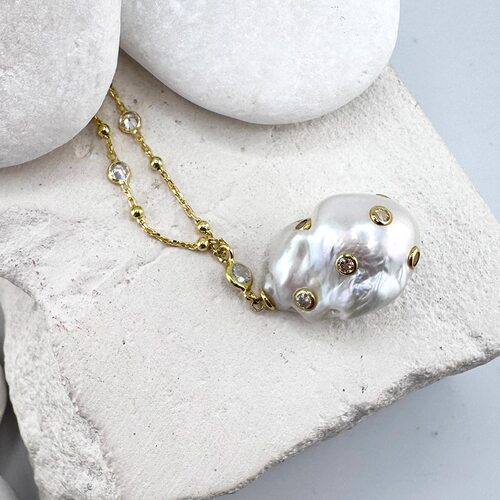 Колье с жемчугом и фианитами из серебра 925 пробы с позолотой