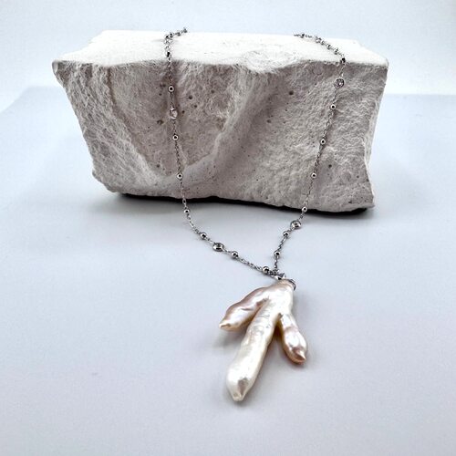 Колье с перламутром и фианитами из серебра 925 пробы