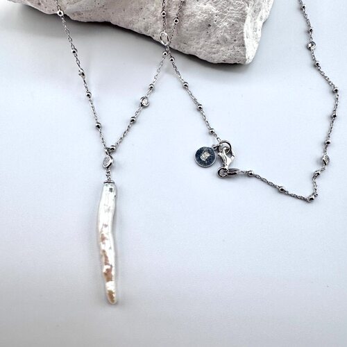 Колье с перламутром и фианитами из серебра 925 пробы