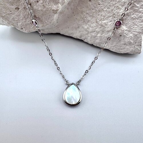 Колье с перламутром и фианитами из серебра 925 пробы