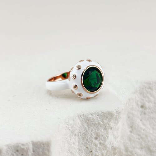 Кольцо с ювелирным стеклом, фианитами и эмалью из серебра 925 пробы с позолотой