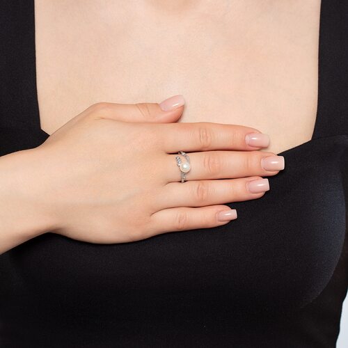 Кольцо с жемчугом из серебра 925 пробы