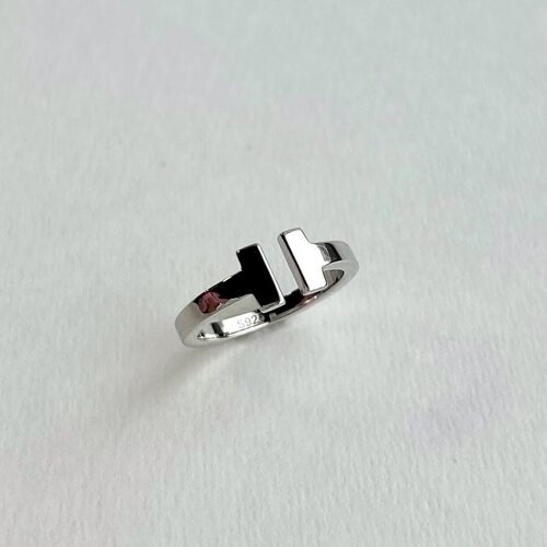 Кольцо из серебра 925 пробы