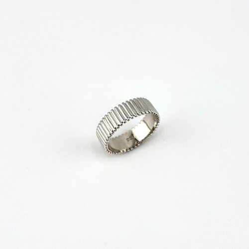Кольцо из серебра 925 пробы
