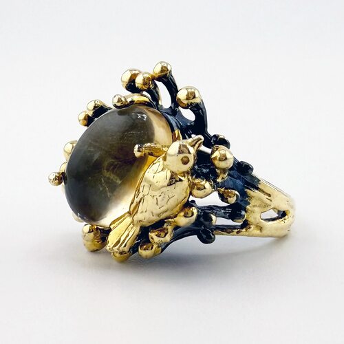 Кольцо "Птица" со стеклом из серебра 925 пробы с позолотой