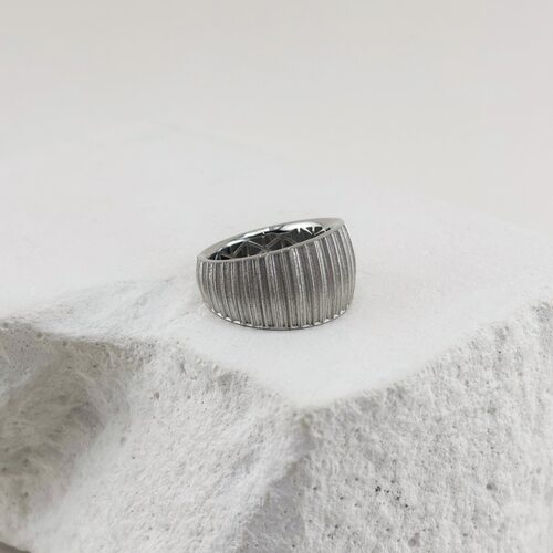 Кольцо из серебра 925 пробы