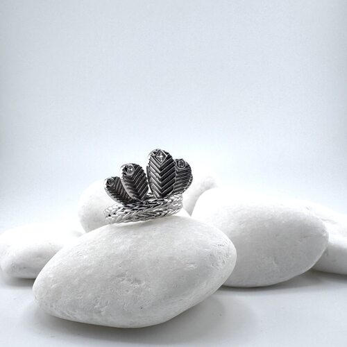 Кольцо с фианитами из серебра 925 пробы