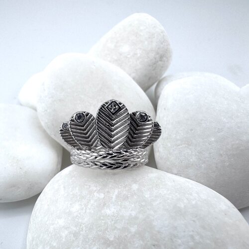 Кольцо с фианитами из серебра 925 пробы