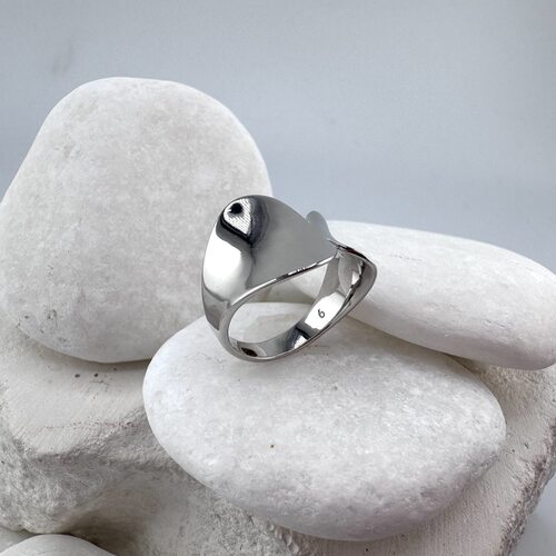 Кольцо из серебра 925 пробы