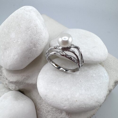 Кольцо с жемчугом из серебра 925 пробы